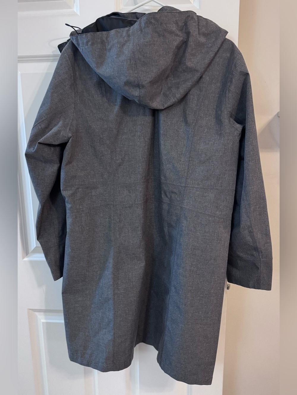 Eddie Bauer Women’s Gray Long Rain Coat Size 2XL - Picture 4 of 4